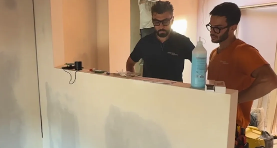 impianto elettrico a Castelfranco Emilia - Profili LED in camera da letto